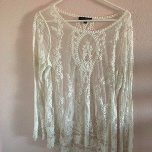 Size small-Honey punch white laced blouse